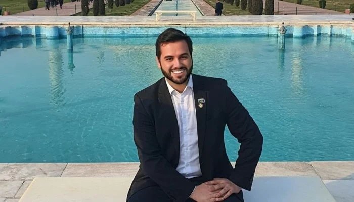 Filipe Martins: defesa pede revogação da prisão por uso indevido do LinkedIn, afirma que advogados acessaram redes e contesta 'erro de fato substancial' de Moraes