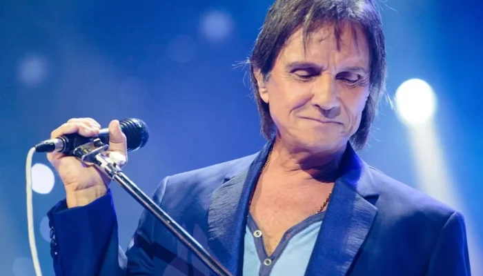 Roberto Carlos Covid-19, teste positivo aos 84 anos, quadro leve e recuperação em curso, equipe prevê retorno à agenda e shows nos EUA e México podem ser mantidos