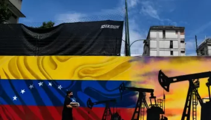 Trump diz que Venezuela só poderá usar receitas do petróleo para comprar produtos feitos nos EUA, medida amplia pressão política e muda regras comerciais internacionais