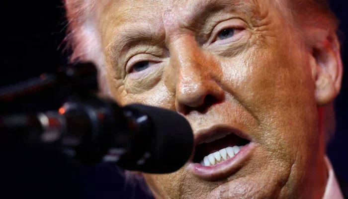 Trump diz que suspendeu novos ataques à Venezuela após libertação de presos políticos na Venezuela, cita cooperação, mantém navios no Caribe e promete investimentos bilionários