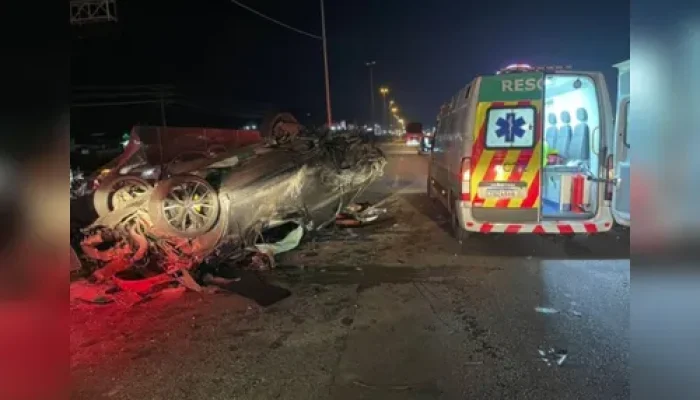 Jovem sem CNH furta Audi Q5 e perde controle na BR-101 em Balneário Camboriú, causa colisão que mata caminhoneiro de 53 anos e deixa condutor sob custódia