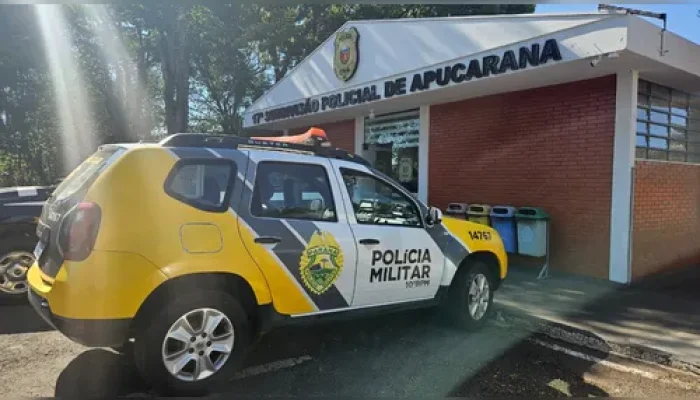 Agressão à mãe em Apucarana, homem de 30 anos joga pedras, agride vizinho de 74 anos e é contido com taser no Jardim Alvorada, levado à UPA
