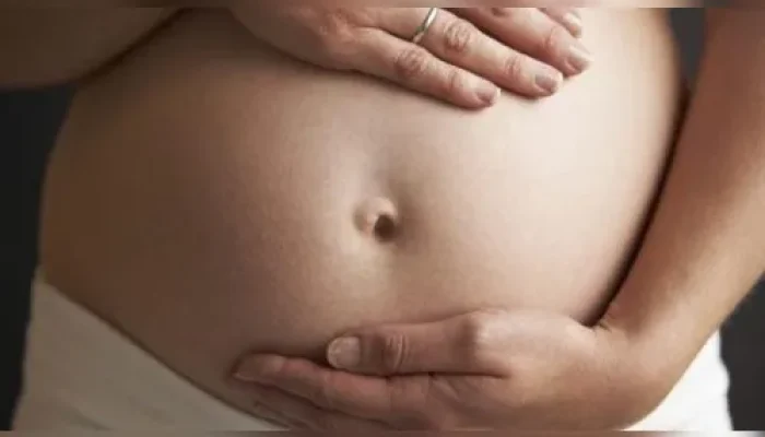 Gestante agredida por marido escondido atrás de guarda-roupa em Rio Bom, PR, sofre fratura na mão e suspeito com tornozeleira eletrônica foge após emboscada