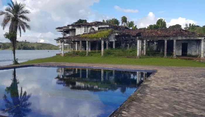 Mansão de Pablo Escobar e paredes duplas usadas para esconder dólares e cocaína, La Manuela em Guatapé é arrematada em leilão por cerca de R$ 110 milhões