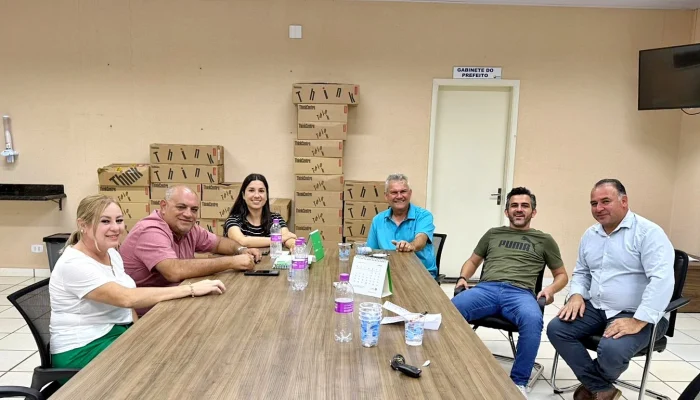 Hermes reúne legislativo em Faxinal