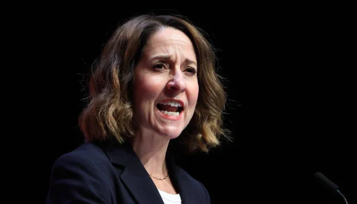 Reino Unido vai acelerar lei que criminaliza deepfakes de conteúdo sexual