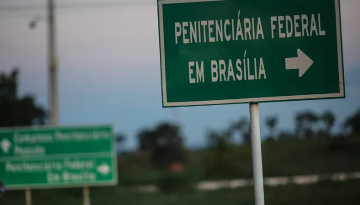 Esquerda ironiza transferência de Bolsonaro e explora simbolismo da Papuda
