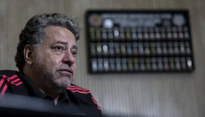 Conselho do São Paulo aprova impeachment de Julio Casares e abre crise no clube; vice assume interinamente