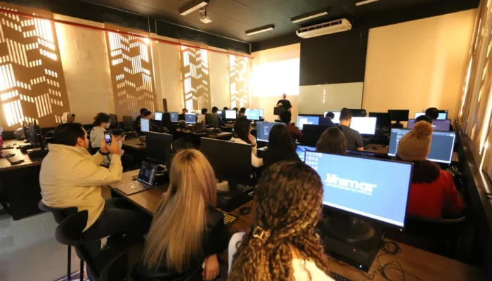 ADS Flow da Unimar Revoluciona Ensino de Análise e Desenvolvimento de Sistemas, Formando Profissionais "Plug & Play" para o Futuro da Tecnologia