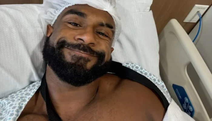 Baco Exu do Blues surge de tipoia após cirurgia e tranquiliza fãs: "Em breve tô 100%"