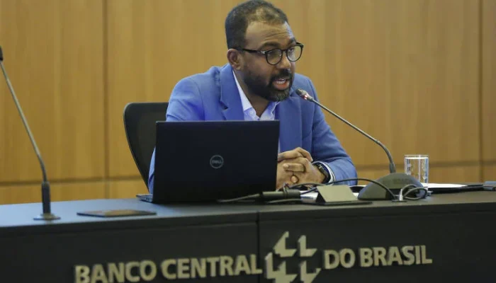 BC Defende Diretor e Nega Recomendação para BRB Comprar Carteiras Fraudadas do Master