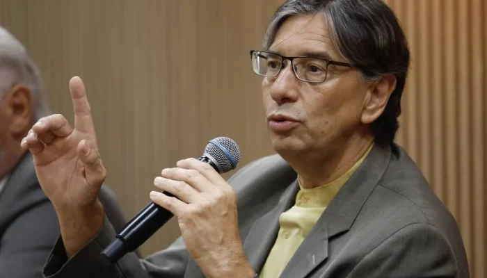 Crise no IBGE: Técnicos Pedem Demissão em Massa Após Demissão de Responsável pelo PIB, Gerando Incertezas.