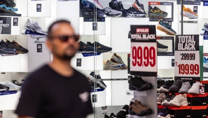 Inflação Abaixo de 4%: Economistas Projetam Marca Histórica e Selic em Queda em 2024