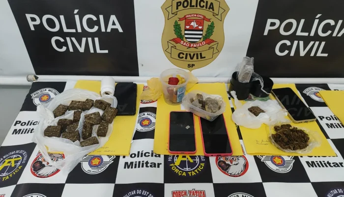 Operação Policial em Álvaro de Carvalho: Três Presos e Maconha e Cocaína Apreendidas em Ação Contra o Tráfico de Drogas