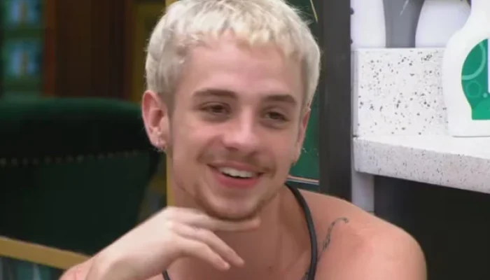 Juliano Floss revela drama no início do namoro com Marina Sena: "Fiz um charminho" para não perder a cantora