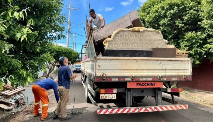 Operação Cata Treco: Marília Limpa Bairros da Zona Oeste Nesta Segunda-feira (9) para Combater Dengue e Lixo