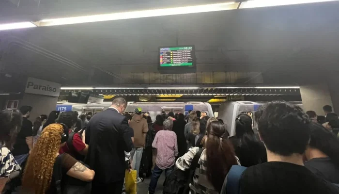 Caos no Metrô de SP: Passageiros Revelam Espera de 40 Minutos e Atrasos em Massa na Linha Verde