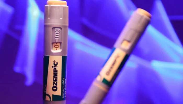 Canetas Emagrecedoras e Apostas Online: O Novo Vilão do Orçamento de Alimentos e Higiene no Brasil