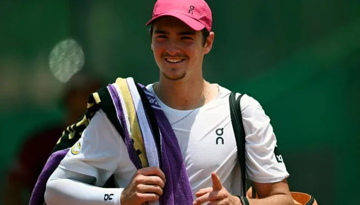 Rio Open 2026: João Fonseca busca recuperação em meio a desistências e Andre Agassi na torcida