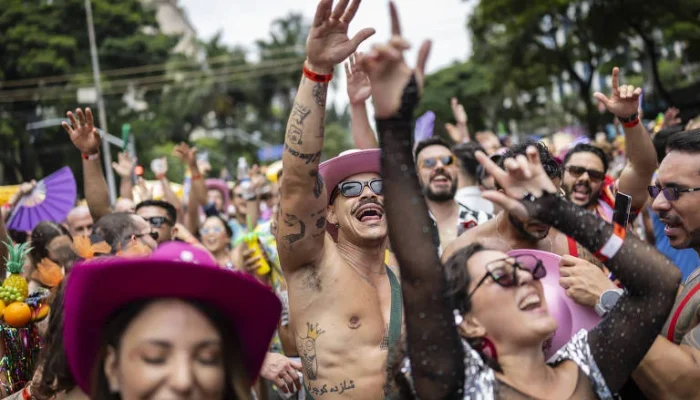 Fim do Carnaval 2026: Descubra o Calendário Completo de Feriados Nacionais e Pontos Facultativos para Planejar Suas Folgas