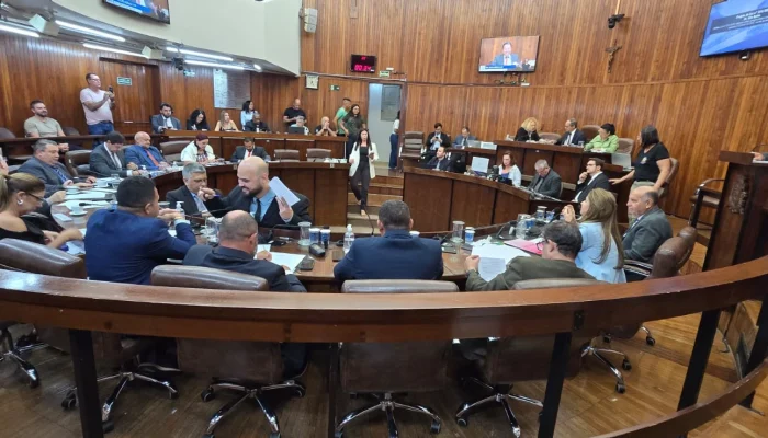 Câmara de Marília: Votação de Três Projetos Importantes na Segunda-feira Aborda Combate ao Bullying, Apoio a Jovens Atletas e Homenagem a Orlando Girotto