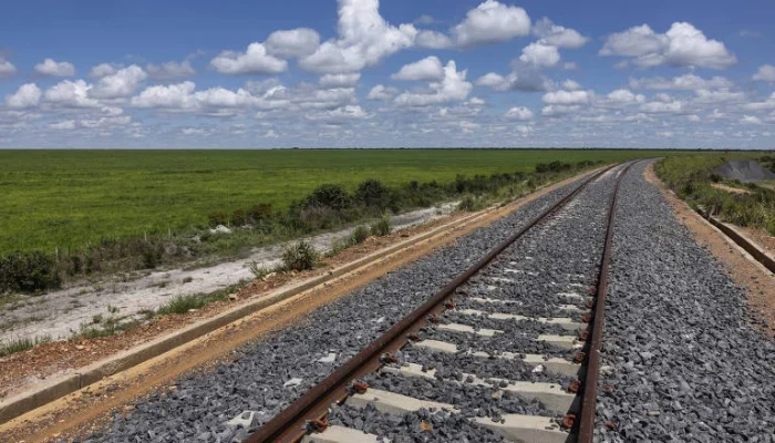 Grupo português Mota-Engil negocia R$ 15 bilhões por ferrovia, porto e mina na Bahia, rejeitados pela Vale