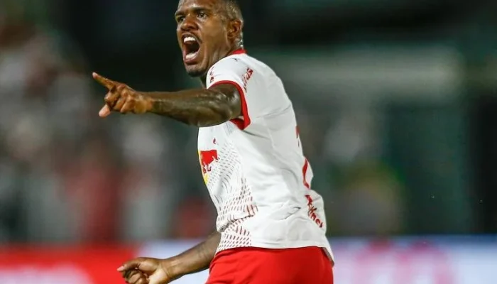 Zagueiro do Bragantino, Gustavo Marques, pede desculpas por falas misóginas contra árbitra Daiane Muniz e promete aprender com erro