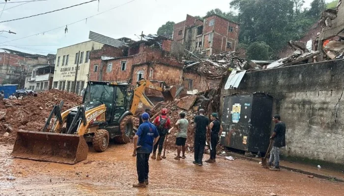 Supercélula Devasta Minas Gerais: Chuvas Extremas Causam Tragédia em Juiz de Fora e Ubá, Deixando Milhares Desabrigados