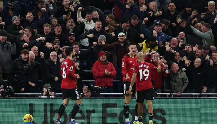 Plano de Transformação do Manchester United Gera Lucro Trimestral Inédito Após Cortes e Mudança de Comandante