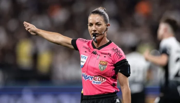 Árbitra Ofendida por Jogador do Bragantino Apitará o "Choque-Rei" nas Semifinais do Paulistão: Daiane Muniz no Comando