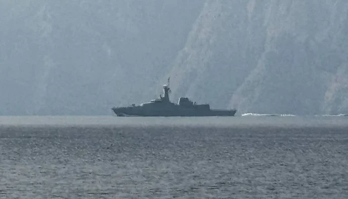 Conflito no Irã: Compradores de petróleo asiáticos buscam estoques e rotas alternativas com temor de alta nos preços