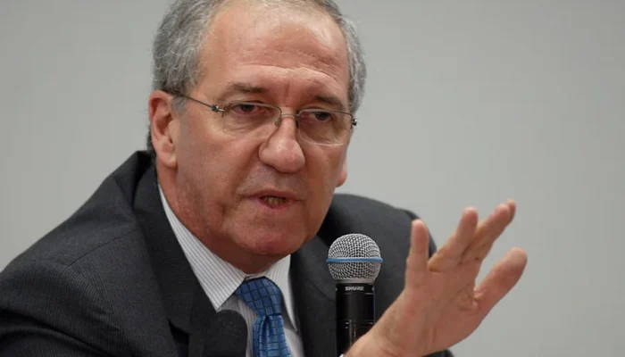 Ex-ministro de Lula, Franklin Martins, é detido e deportado do Panamá após questionamento sobre ditadura brasileira