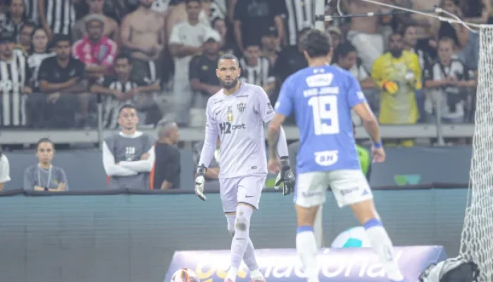 Everson se desculpa após pancadaria em clássico: "Nada justifica aquelas cenas lamentáveis"