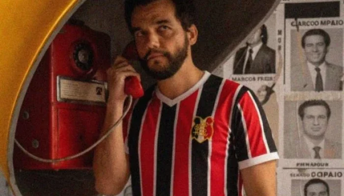 Oscar 2026: Filme Brasileiro "O Agente Secreto" Reverencia o Tricolor em Cena Marcante sobre Jogo Histórico do Santa Cruz