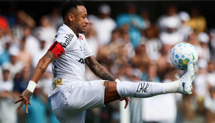 Neymar: Atuação discreta no empate do Santos contra Corinthians levanta dúvidas sobre convocação para amistosos da Seleção Brasileira