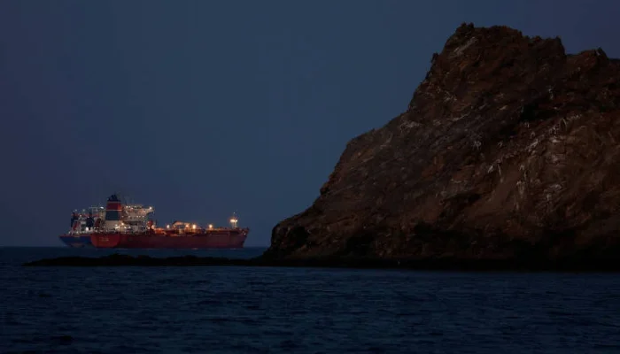 Petróleo em Alta: Irã Ameaça Estreito de Hormuz e Trump Responde com Ataques, Mercados em Alerta Máximo