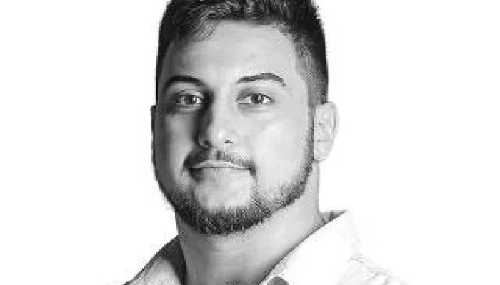 Fisiculturismo: Tamer El Guindy, CEO da Musclecontest, critica 'ignorância' na briga entre naturais e hormonizados e anuncia expansão de eventos para atletas naturais em 2026.