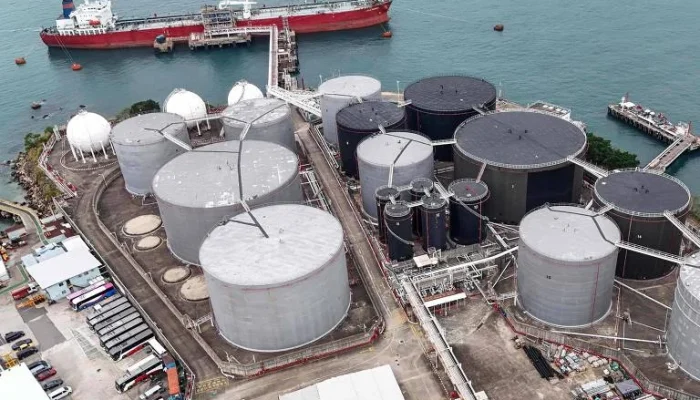 Petróleo Dispara Rumo a US$ 105 com Tensão no Oriente Médio, Bolsas Europeias Reagem em Alta