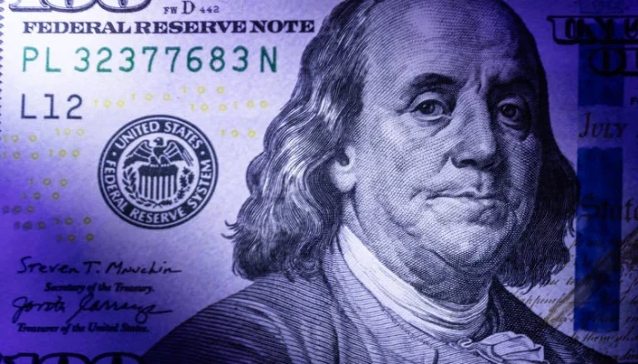 Dólar Recua para R$ 5,20 com Tensão no Oriente Médio e Decisões de Juros no Radar; Bolsa Sobe Levemente