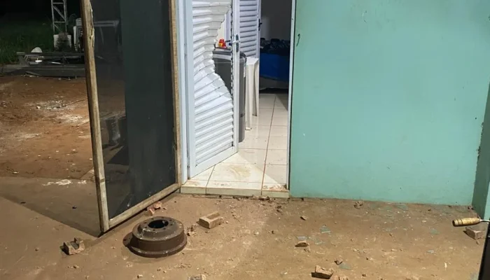 Bando Armado Invade Granja em Bastos, Ameaça Funcionário e Furta Fiação, Mas é Preso em Flagrante