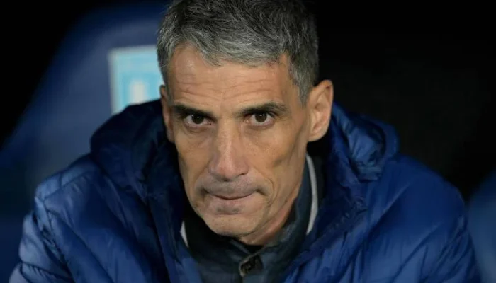 Santos demite Vojvoda após derrota para o Inter e Cuca surge como favorito para assumir o comando