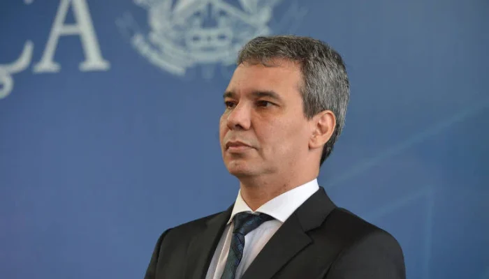 Governo Notifica Gigantes do Combustível: Abuso de Preços Sob Investigação com Multas e Interdições