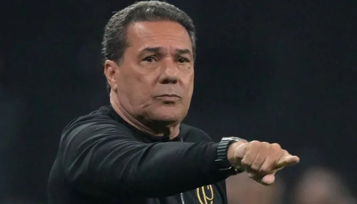 Vanderlei Luxemburgo, o Rei do Pacaembu, é internado em UTI após mal-estar; saiba o estado de saúde do lendário técnico