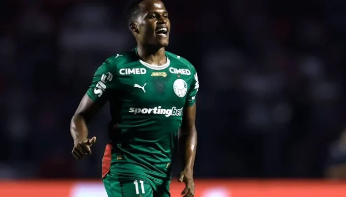 Palmeiras vence São Paulo por 1 a 0 e assume liderança isolada do Brasileirão com gol de Jhon Arias