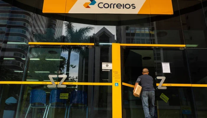 Correios em Crise: Nova Escala 12x36 Anunciada em Meio a Plano de Reestruturação e Críticas Sindicais