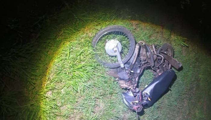 Tragédia na SP-294: Mulher morre em grave acidente envolvendo moto, carro e caminhão em Herculândia