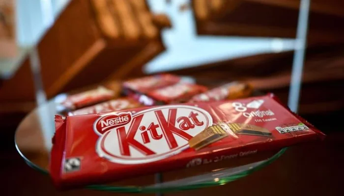 Roubo de 413 mil barras de KitKat na Europa causa alerta de escassez antes da Páscoa; Nestlé investiga paradeiro