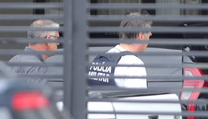 Moraes Proíbe Drones Perto de Bolsonaro em Domiciliar: PM Autorizada a Apreender e Prender Operadores