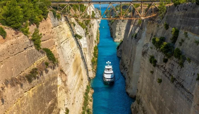 Canal de Corinto: A Obra Monumental que Levou 2.500 Anos Para Ser Concluída na Grécia
