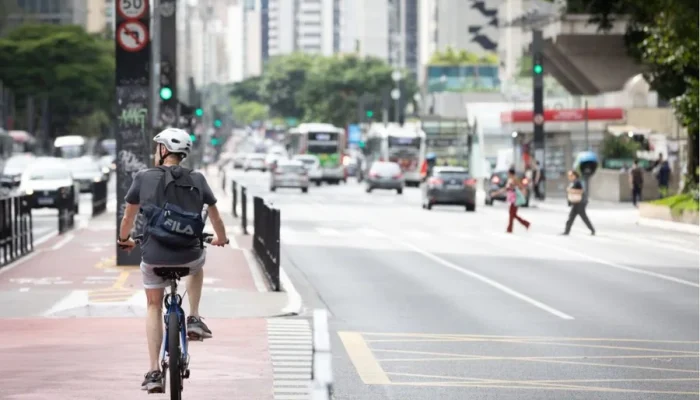 Sol ou Pancadão? Saiba como fica o tempo em SP nesta segunda-feira, 30 de março, e prepare-se para o calor intenso!